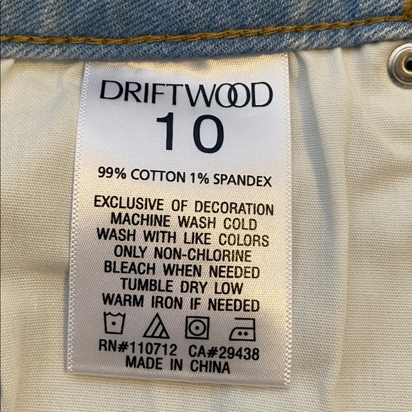 DRIFTWOOD Wyatt Embroidered Daisies Light Wash Blue Denim Flared Leg Jeans 10 - Picture 8 of 9